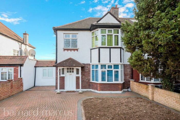 3 Bedroom Property To Rent In Popes Lane, London, W5