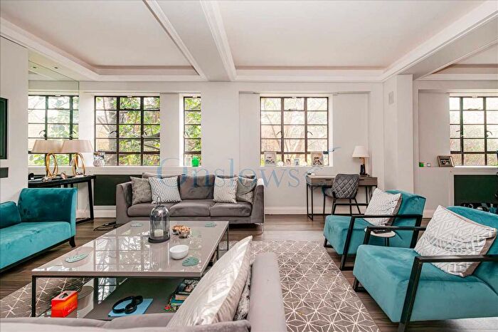 3 Bedroom Flat To Rent In Princes Gate, London, SW7