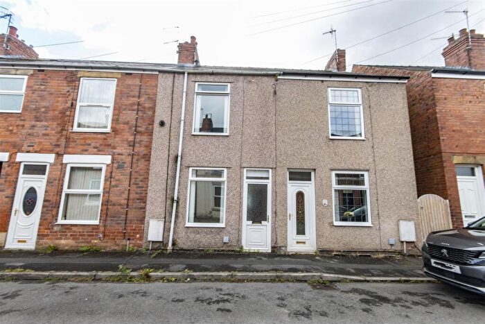 2 Bedroom Terraced House For Sale In New Hall Road, Chesterfield, S40