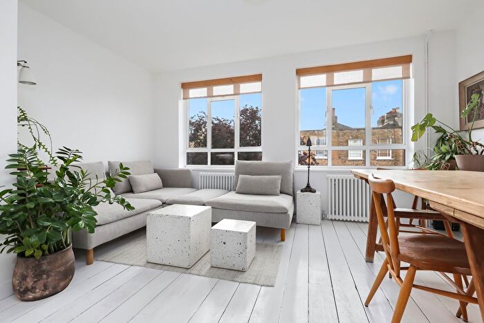 2 Bedroom Property To Rent In Hamilton Park, London, N5