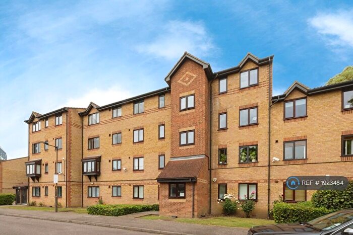 2 Bedroom Flat To Rent In John Maurice Close, London, SE17