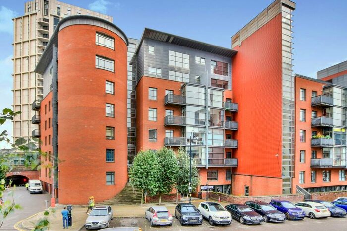 2 Bedroom Apartment To Rent In Deansgate Quay, Manchester, M3