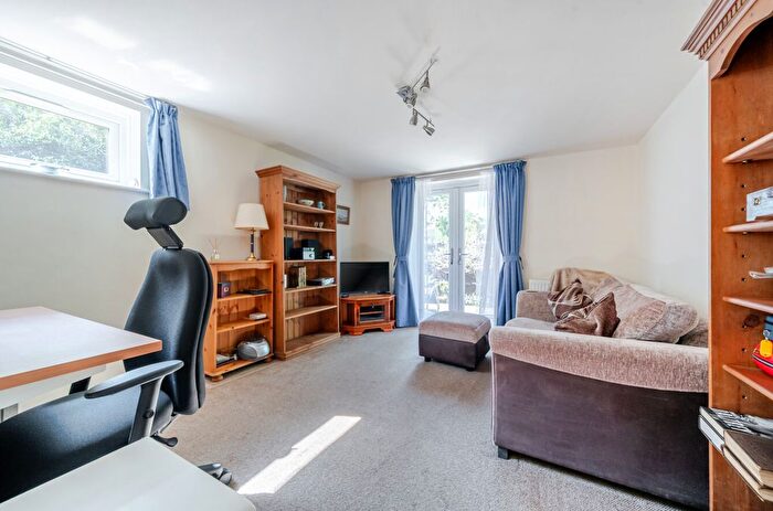1 Bedroom Flat For Sale In Christopher Court, Leicester Road, Barnet, EN5