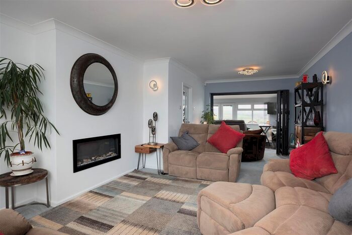 5 Bedroom Detached House For Sale In Elmwood Avenue, Barwick In Elmet, Leeds, LS15