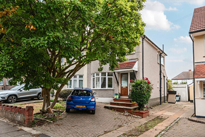 3 Bedroom Semi-Detached House For Sale In Oakdene Avenue, Chislehurst, BR7