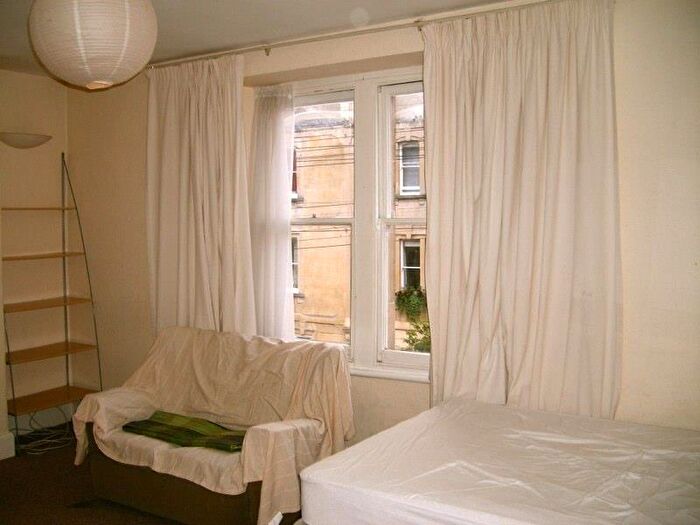 5 Bedroom Terraced House To Rent In Roslyn Road, Redland, Bristol, BS6