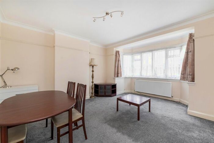 4 Bedroom Detached House To Rent In Culmington Road, Ealing, W13