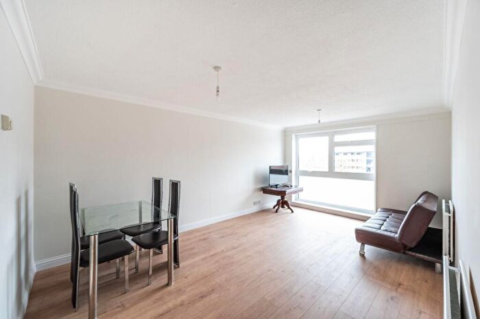 3 Bedroom Flat To Rent In Lisson Grove, Marylebone, London, NW1