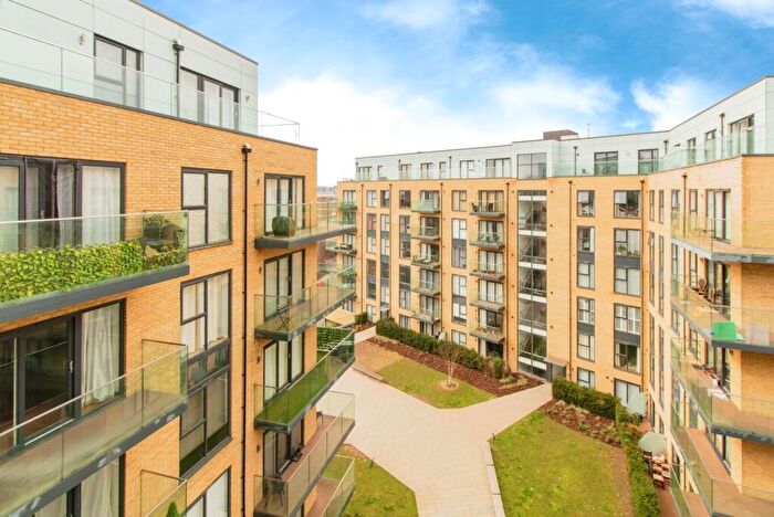 2 Bedroom Flat For Sale In Mill Pond Road, Dartford, Kent, DA1