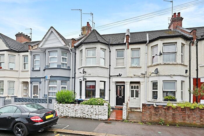 2 Bedroom Maisonette For Sale In Oldfield Road, London, NW10