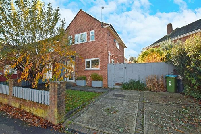 2 Bedroom End Of Terrace House To Rent In Oak Grove, South Bersted, Bognor Regis, PO22