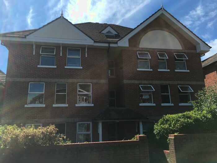 1 Bedroom Flat To Rent In Chatsworth House, Westridge Road, SO17