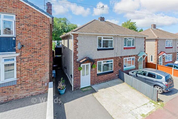 2 Bedroom Semi Detached House For Sale In Settington Avenue, Chatham, Kent, ME5