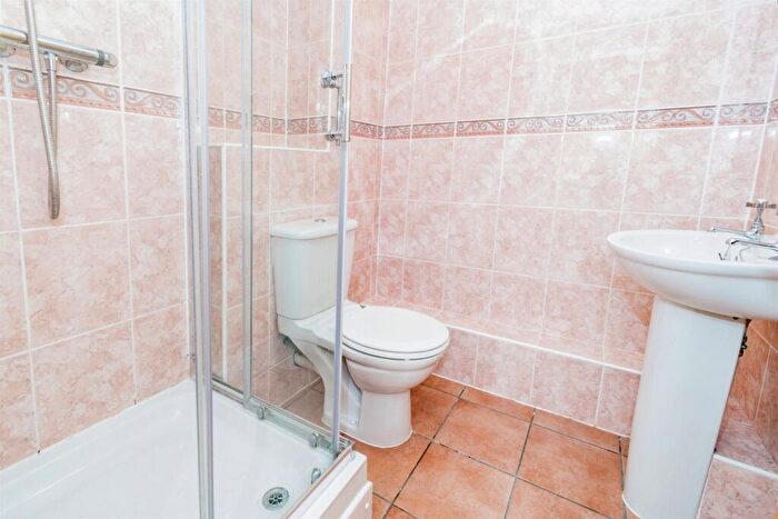 2 Bedroom Apartment For Sale In Winchester Road, Southampton, SO16