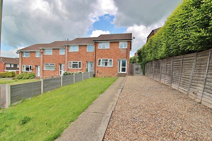 2 Bedroom End Of Terrace House For Sale In Bevan Road, Lovedean, PO8