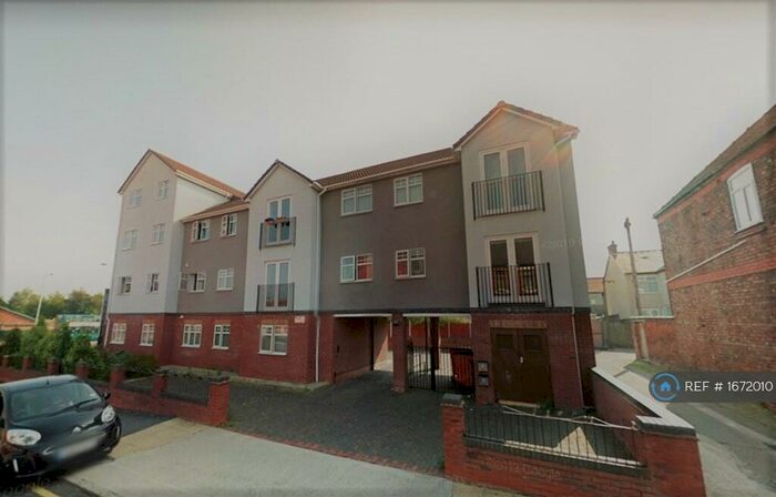 2 Bedroom Flat To Rent In Mallaby Court, Birkenhead, CH41