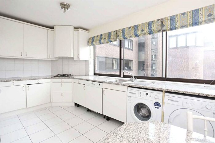 3 Bedroom Flat To Rent In The Terraces, Queens Terrace, St Johns Wood, London, NW8