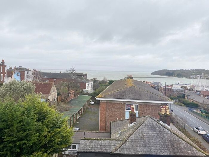 2 Bedroom Flat To Rent In Terminus Road, Cowes, PO31