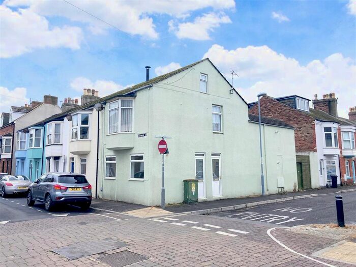 1 Bedroom Flat To Rent In Hardwick Street, Weymouth, DT4