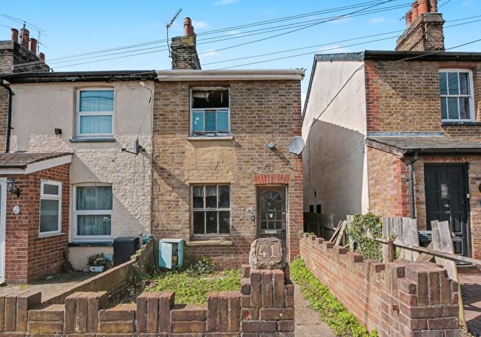 2 Bedroom End Of Terrace House For Sale In Mount Road, Braintree, Essex, CM7