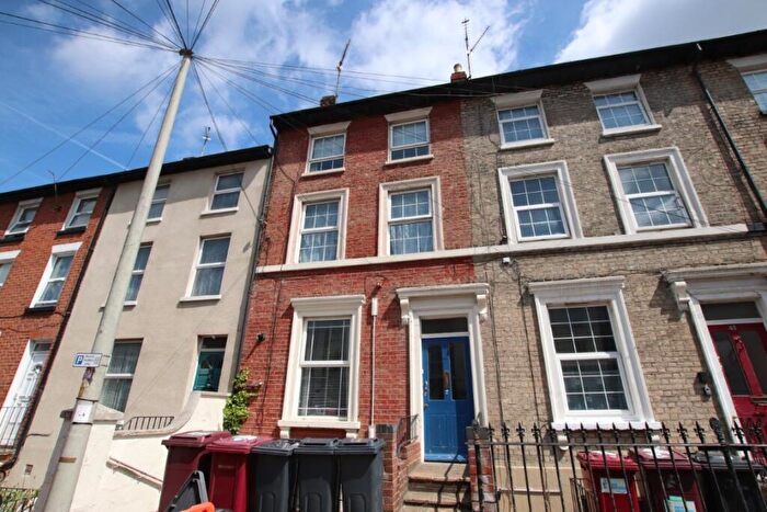 1 Bedroom Flat To Rent In Zinzan Street, Reading, RG1