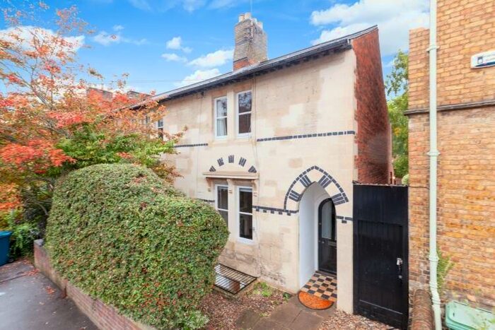 2 Bedroom Terraced House To Rent In Richmond Road, Oxford, OX1
