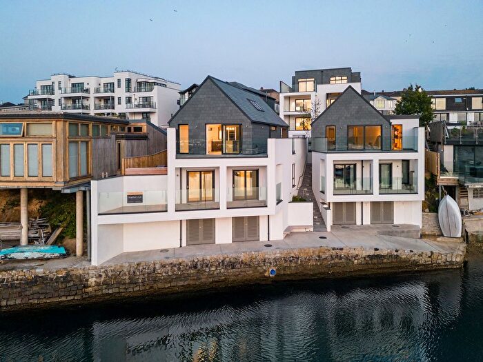 3 Bedroom Detached House For Sale In North Parade, Falmouth, TR11