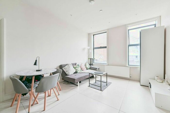 1 Bedroom Flat To Rent In Petram House, Elephant And Castle, London, SE17