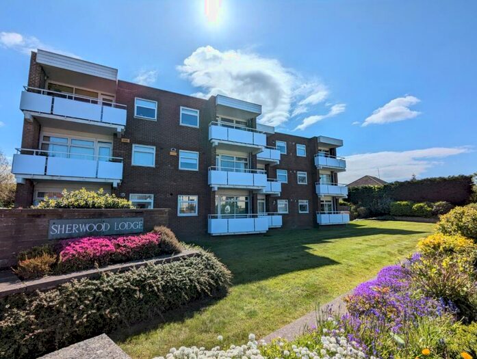 2 Bedroom Ground Flat To Rent In Sherwood Lodge, Lulworth Road, Southport, Merseyside, PR8