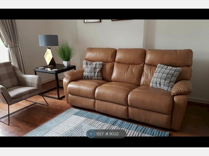 2 Bedroom Flat To Rent In Guthrie Street, Edinburgh, EH1