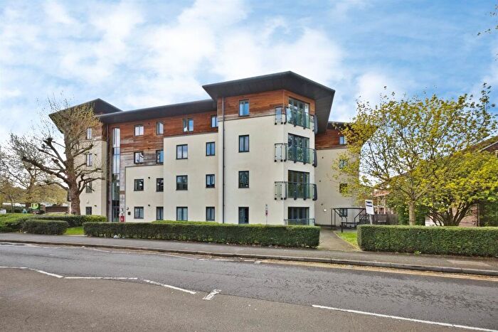 2 Bedroom Apartment For Sale In Queensway Place, Yeovil, BA20