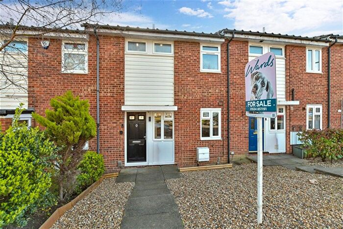 3 Bedroom Terraced House For Sale In Hazlemere Drive, Gillingham, Kent, ME7
