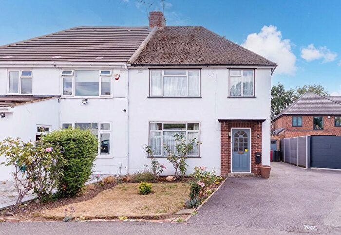 3 Bedroom Semi-Detached House For Sale In Glenavon Gardens, Langley, SL3