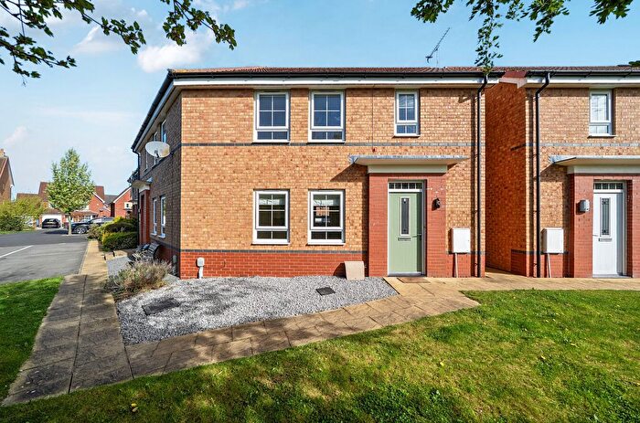 2 Bedroom Semi-Detached House For Sale In Brompton Park, Kingswood, Hull, HU7
