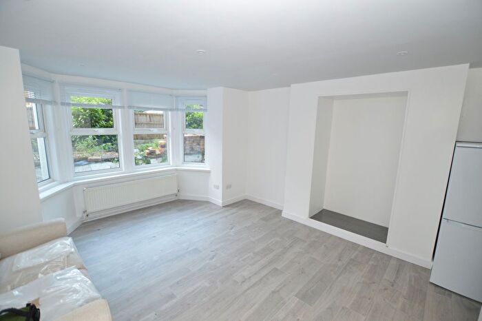 1 Bedroom Flat To Rent In Gatestone Road, London, SE19