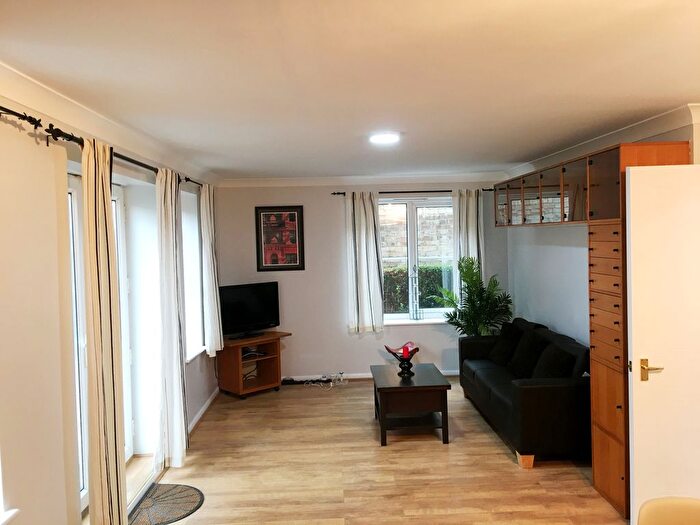 3 Bedroom Flat To Rent In Kent Wharf, Laburnum Street, Hackney, E2