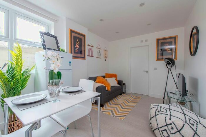 1 Bedroom Flat To Rent In Poynton Road, London, N17