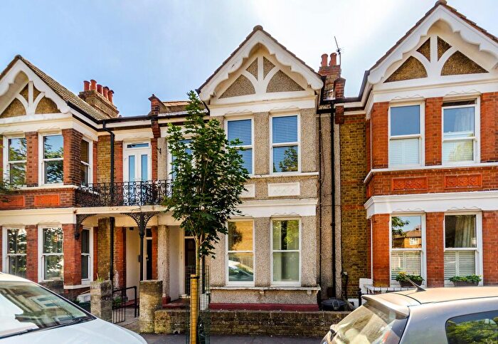 2 Bedroom Flat To Rent In Kendall Road, Beckenham, BR3