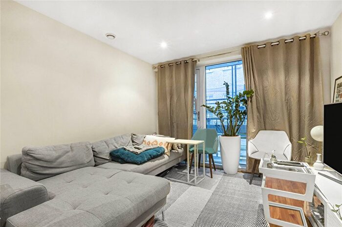 1 Bedroom Flat To Rent In C Clerkenwell Road, Clerkenwell, London, EC1M