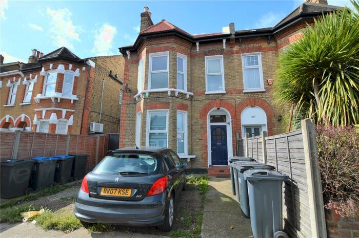 2 Bedroom Apartment To Rent In Portland Road, London, SE25