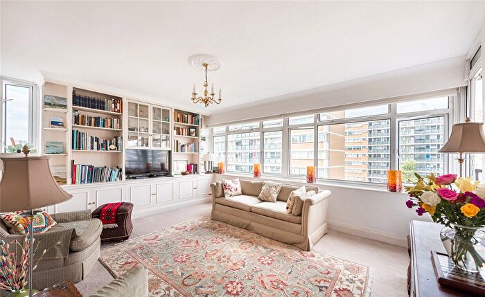 2 Bedroom Flat For Sale In Churchill Gardens, London, SW1V