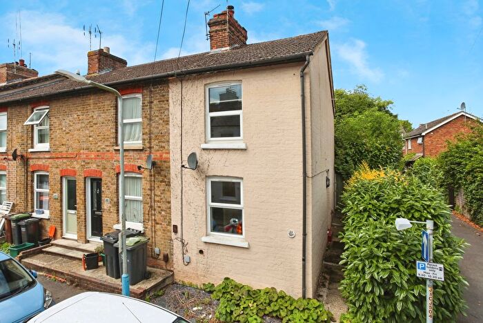 2 Bedroom End Of Terrace House For Sale In Woodside Road, Tonbridge, Kent, TN9