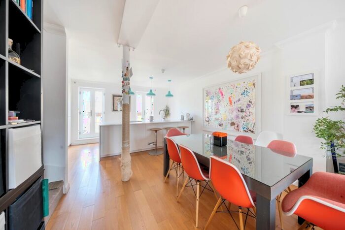 4 Bedroom Mews To Rent In Warburton Close London, N1