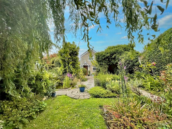 2 Bedroom Detached House For Sale In Shrivenham Road, South Marston, Swindon, SN3