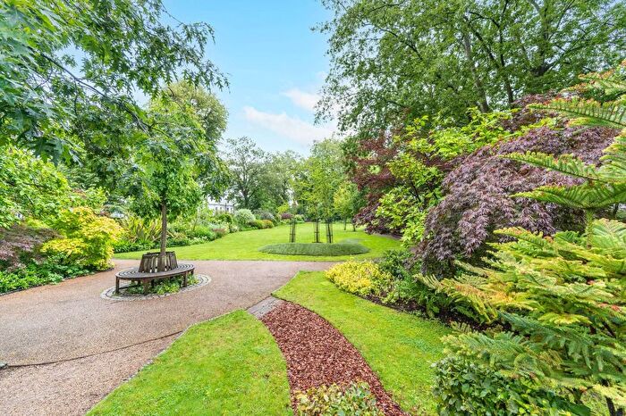 Studio To Rent In Pembridge Square, Notting Hill, London, W2