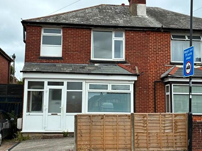 3 Bedroom House To Rent In Medina Rd, SO15