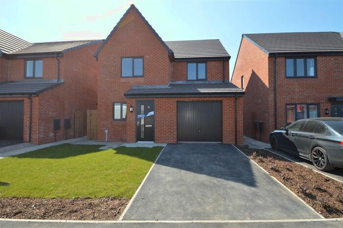 3 Bedroom Property To Rent In Elderflower Drive, Salford, Manchester, M6