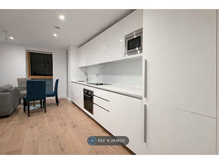 3 Bedroom Flat To Rent In Edgware Road, London, W2