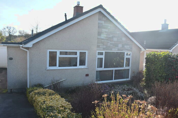 3 Bedroom Bungalow To Rent In Maes Y Dderwen, Carmarthen, SA31