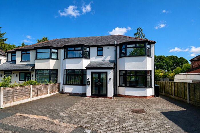 4 Bedroom Semi-Detached House For Sale In The Oval, Heald Green, SK8
